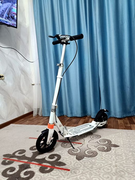 Продам  самокат ..