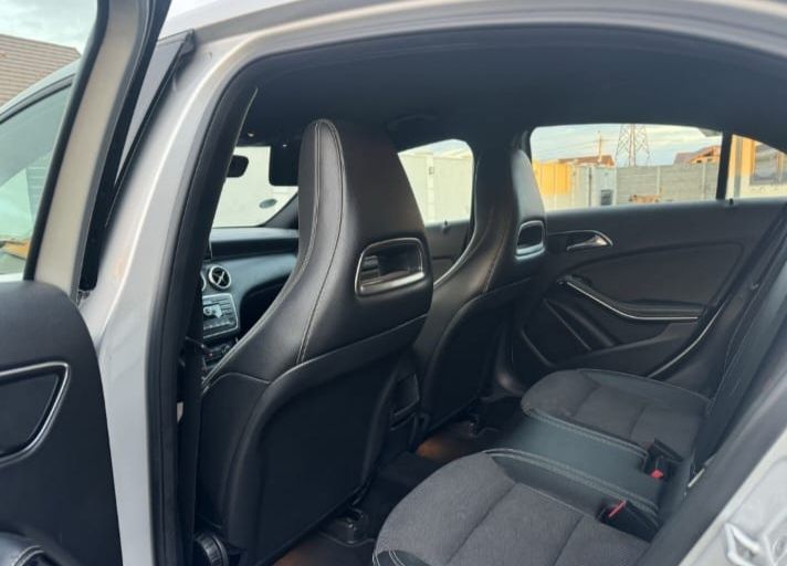 Vând Mercedes A180 CDI