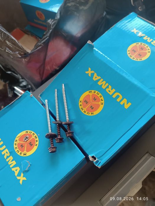 Продам саморезы кровельные