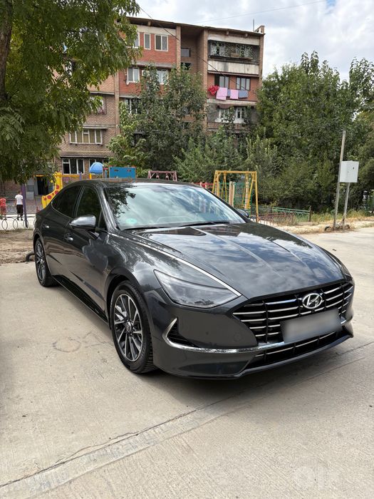 Hyundai Sonata 2.5 AT, 5-я позиция.