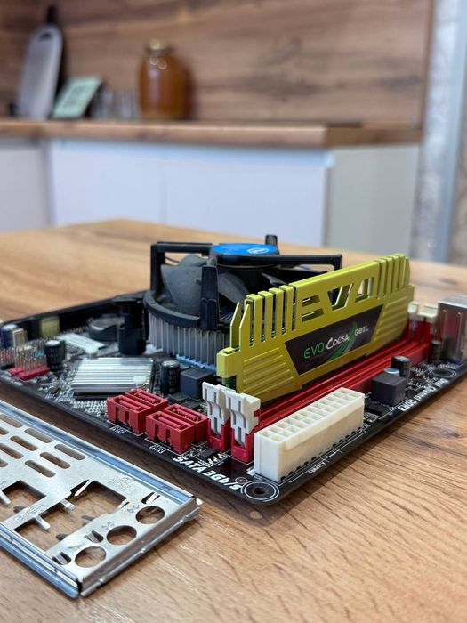 Продаю комплект из устройств для ПК