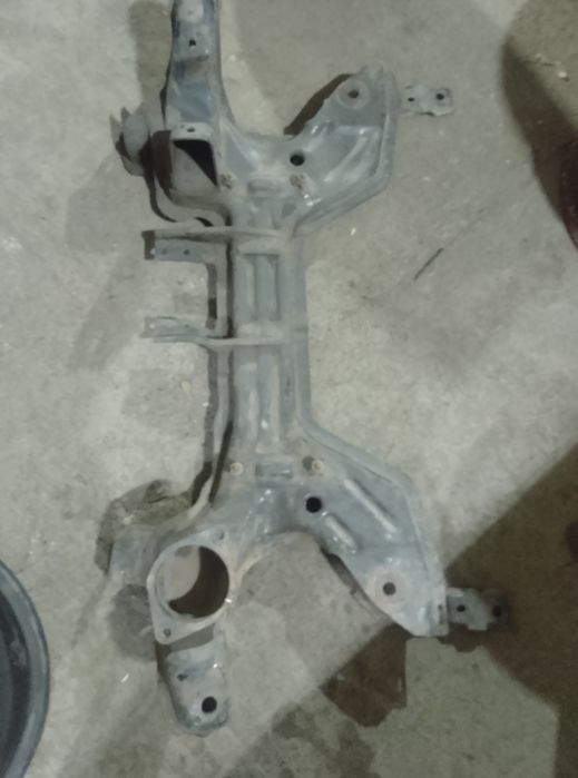 Балка передняя пассат 3