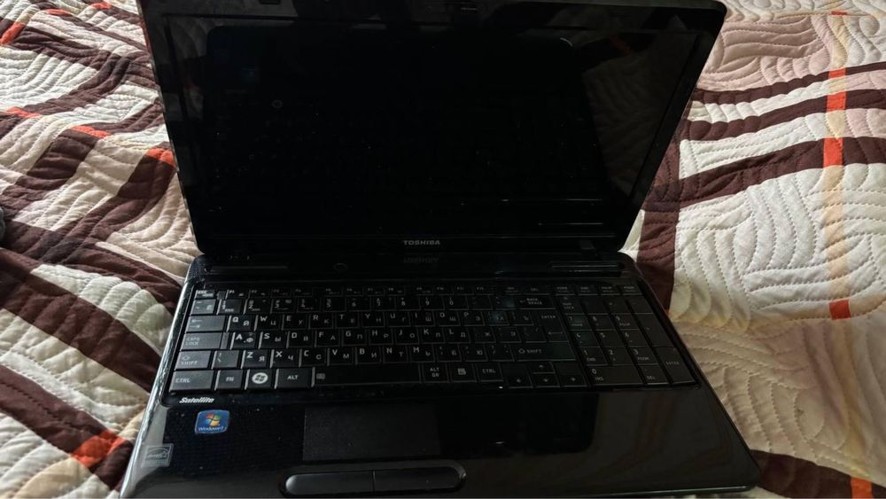 Ноутбук  TOSHIBA
