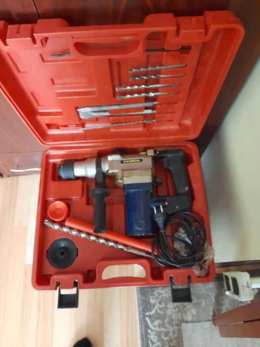 Set scule electrice: Rotopercutor Hyundai + Flex Panzer