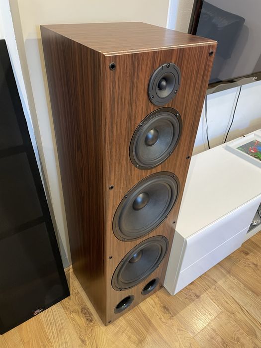 Масивни и мощни тонколони