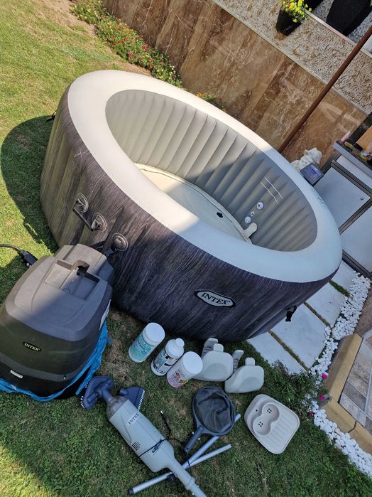 Надуваемо  Джакузи  Intex greeywood  за 4 човека !