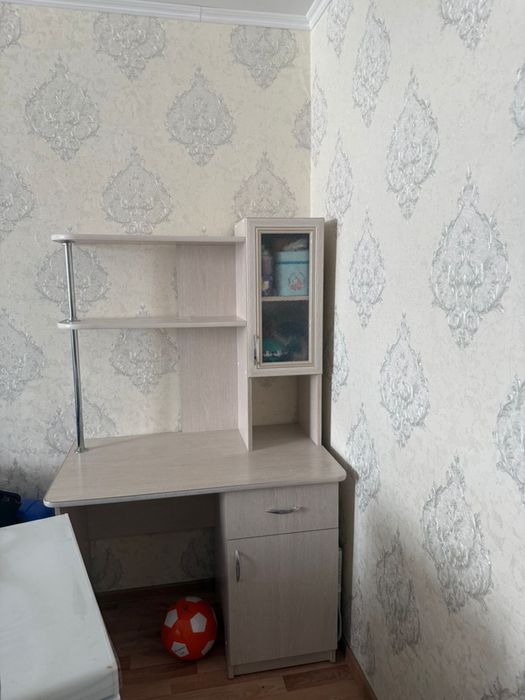 Продам стол для компютера
