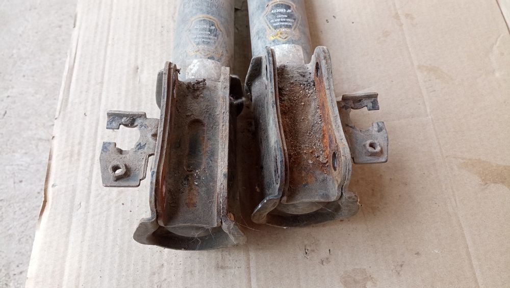 Предни амортисьори за Сузуки Гранд Витара 98г