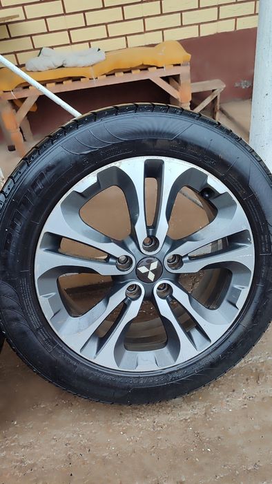 Продам диски с резиной лето  r17