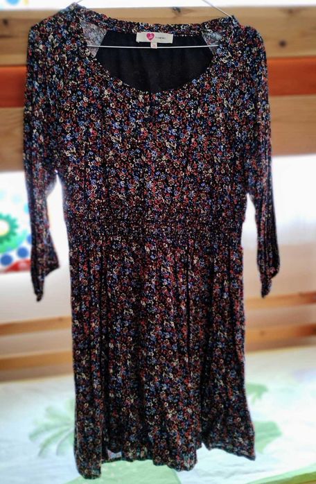 Vând rochii mărimea M