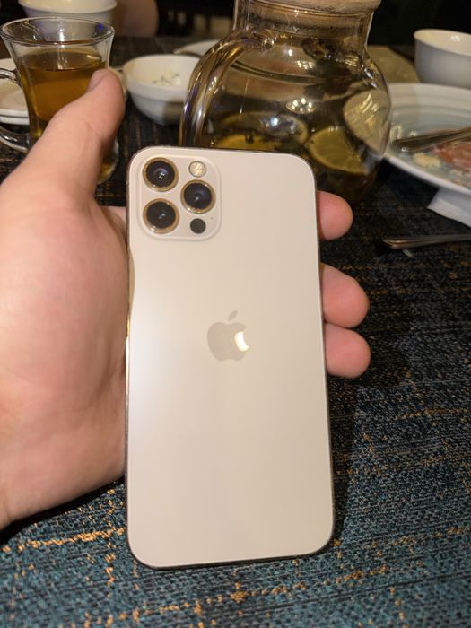 Продам айфон 12 про