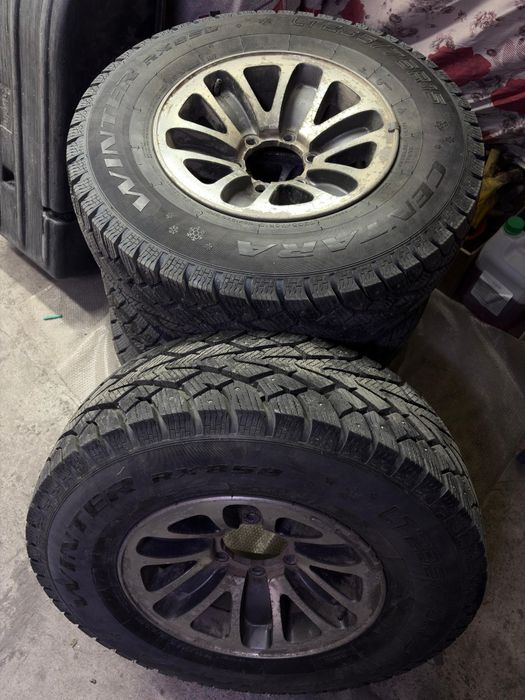 Резина зимняя с дисками комплектом r15-6x136.7