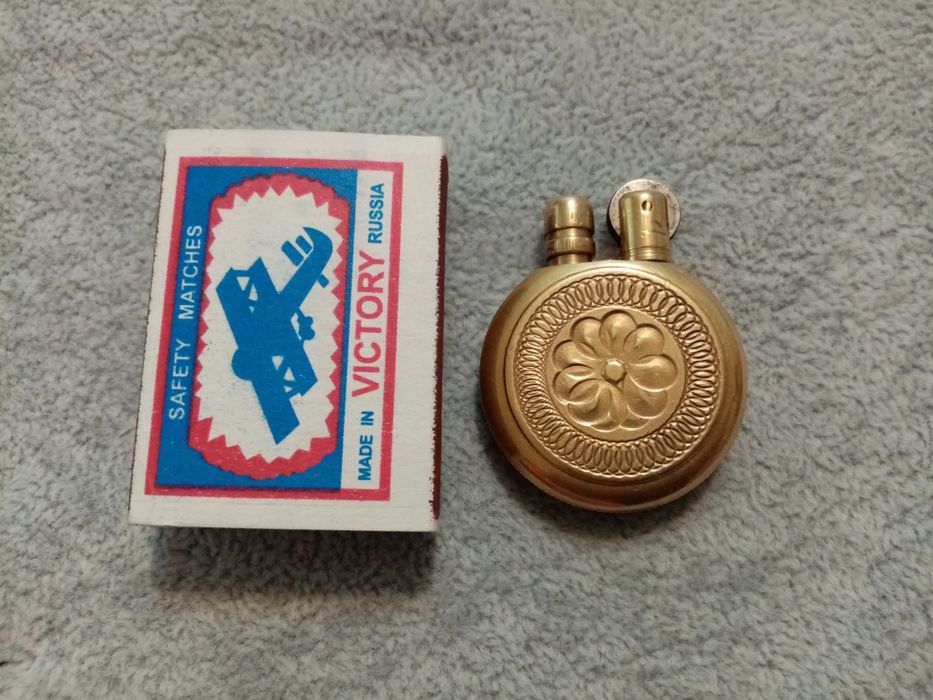 Зажигалка винтаж!