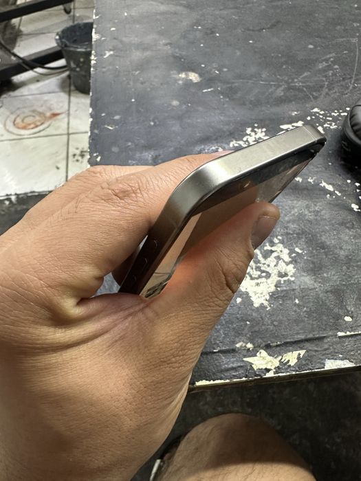 iphone 15 pro Titanium