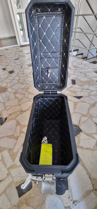 Cutii motocicleta / Side Box 38L / NOI!