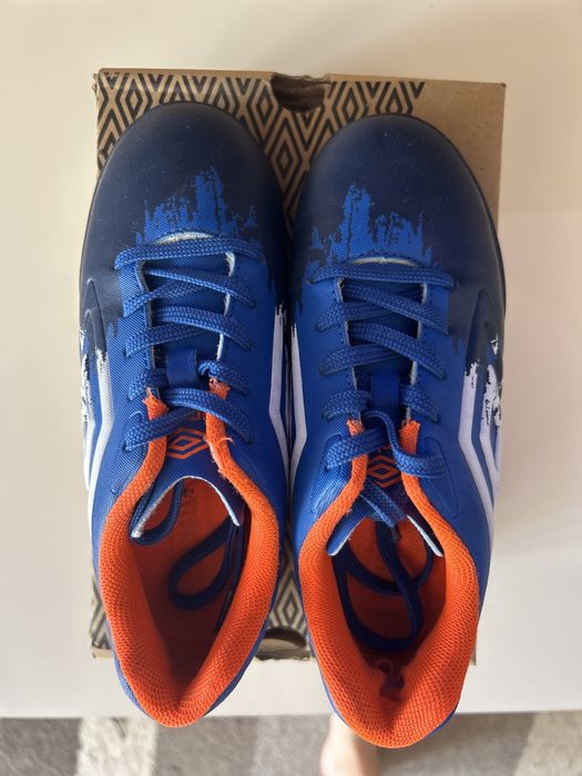Детски стоножки за футбол umbro, номер 30