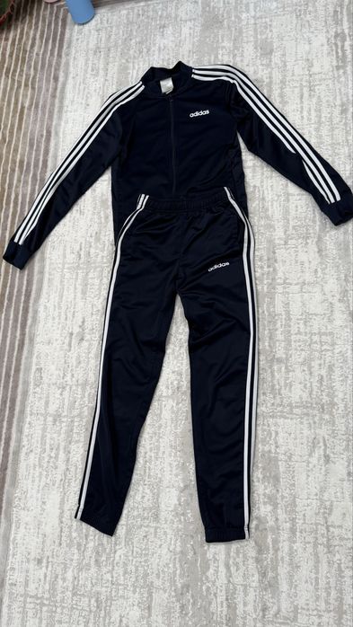 Продам спортивку Адидас, оригинал