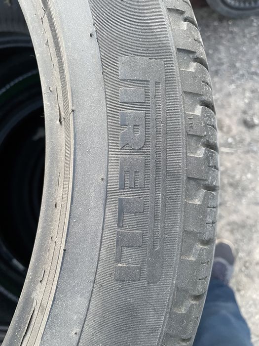 Продам комплект шины на R20