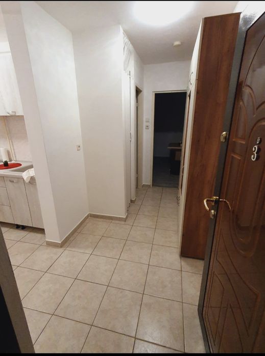 Închiriez apartament zona Complex