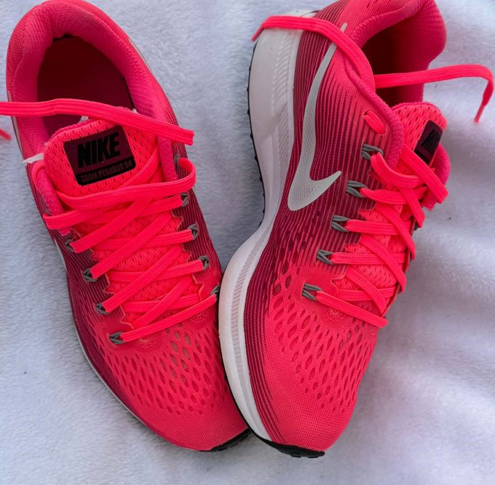 Nike оригинални дамски сникърси 38.5 номер