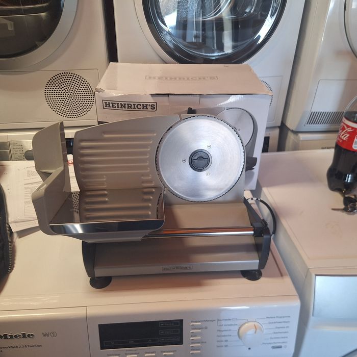 Резачка за месо,колбаси,хляб метална 200W внос от Германия