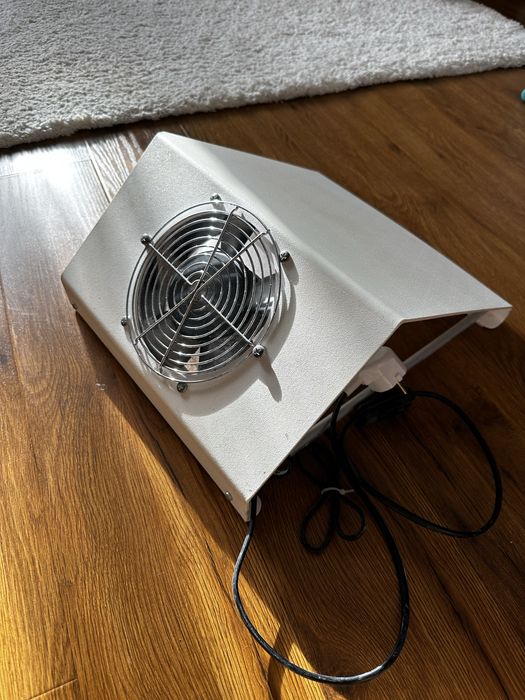 Втяжка пылесос для маникюра