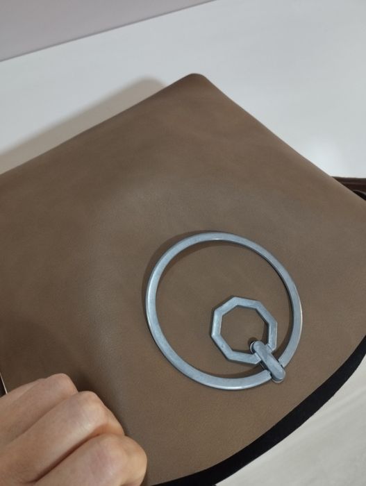 Красива дамска чанта от кожа