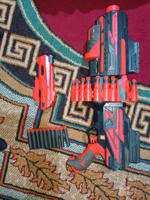 Игрушечный бластер Nerf + дополнительный пистолет и патроны