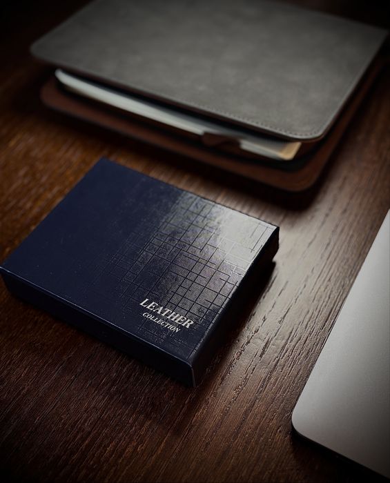 Portcard din piele naturala lucrat manual