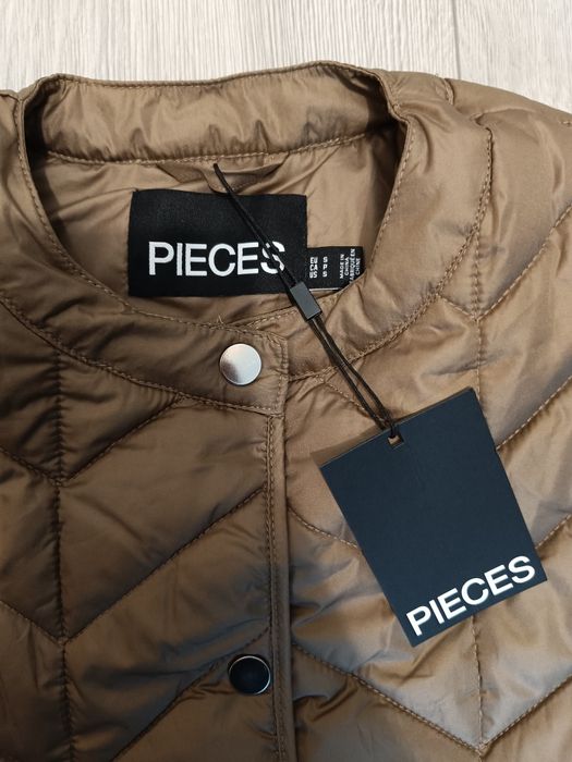Vesta noua Pieces