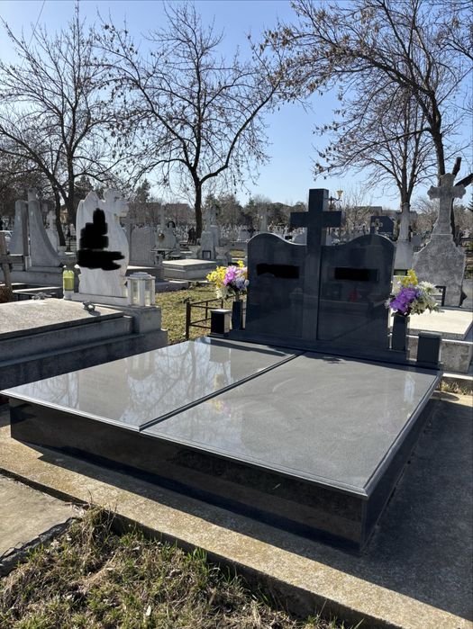 Monumente funerare iași