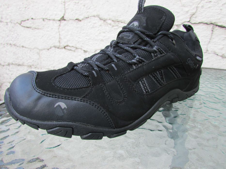 Мъжки туристически обувки Gelert Rocky