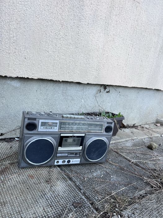 Ретро касетофон Hitachi – винтидж радио/касетен плейър