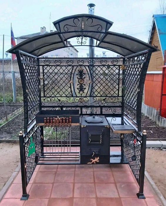 Дачная кухня мангал барбекю шашлычница смокер гриль с навесом очаг