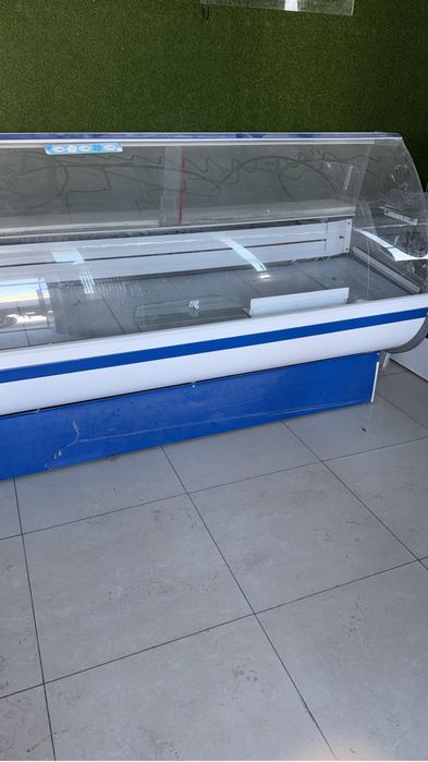 Продам б/у витринные холодильники