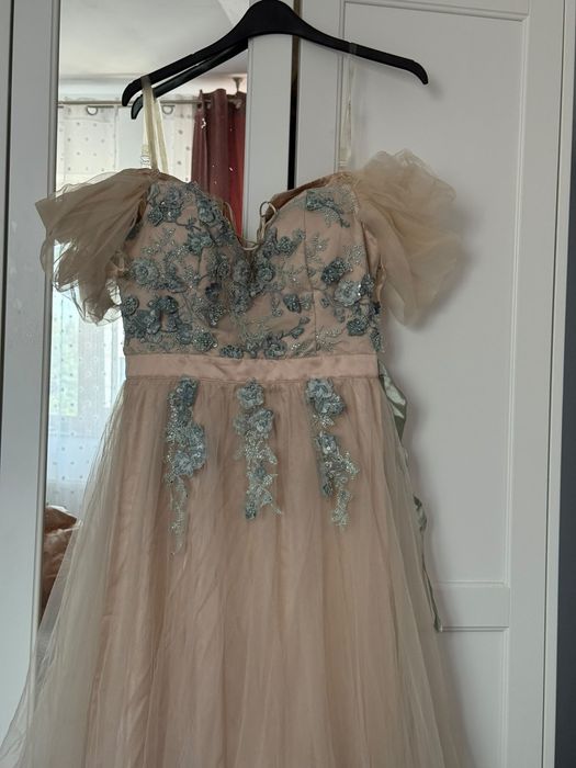 Vand rochie de seara