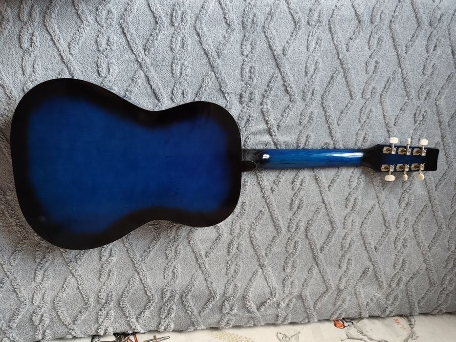 Гитара шестиструнная с чехлом