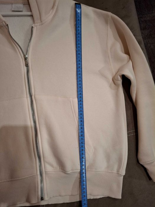 Продавам суитшърт Zara