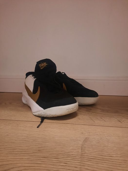 Papuci nike  husttledx marimea 35,5