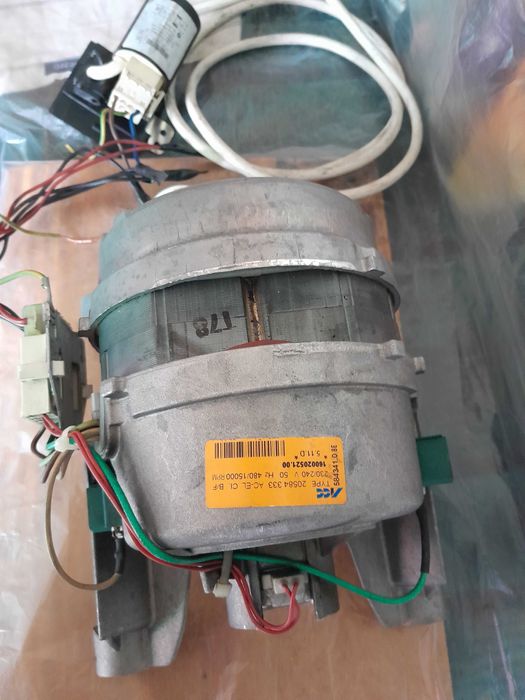 электро двигатель для стиральной машины INDESIT