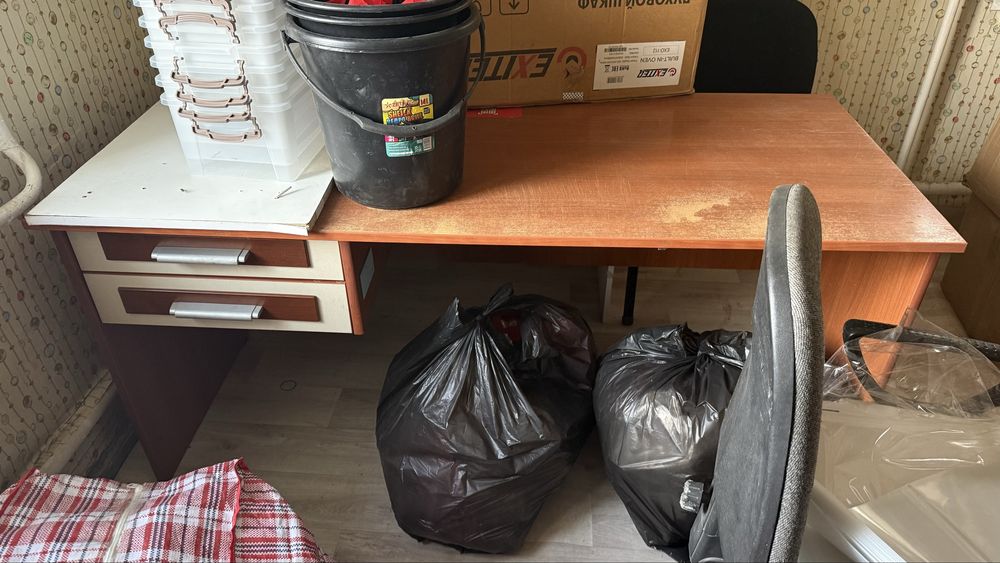 Продам стол и стулья