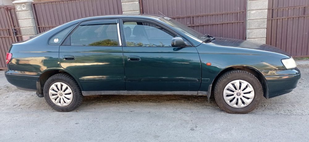 Продам автомобиль toyota carina e