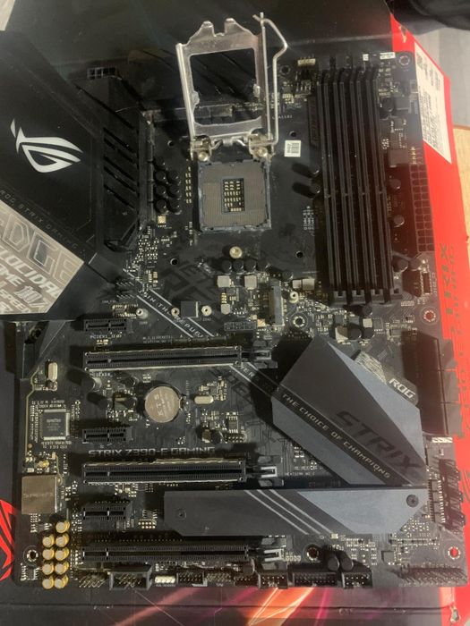 Vand placa de baza Asus Rog DEFECTA