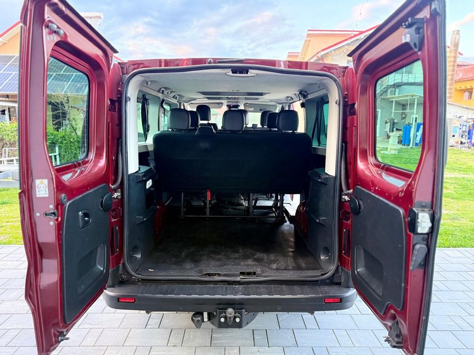 Renault Trafic 2022 Model Lung / 8+1 locuri / 2.0 diesel