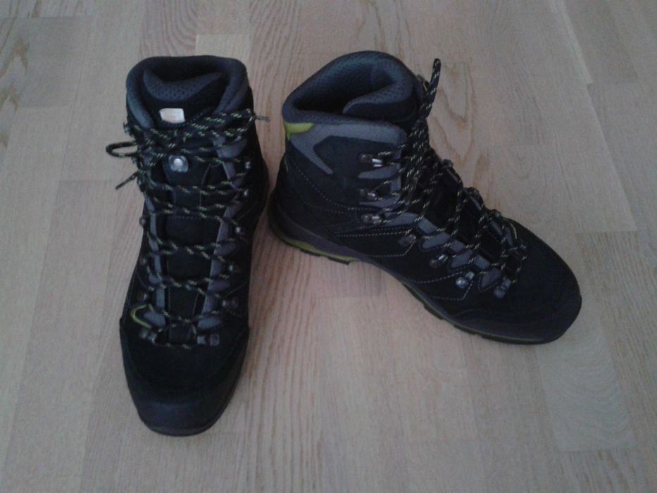 Bocanci de drumetie LOWA, mas. 41,5, Goretex, Germania, stare f. buna