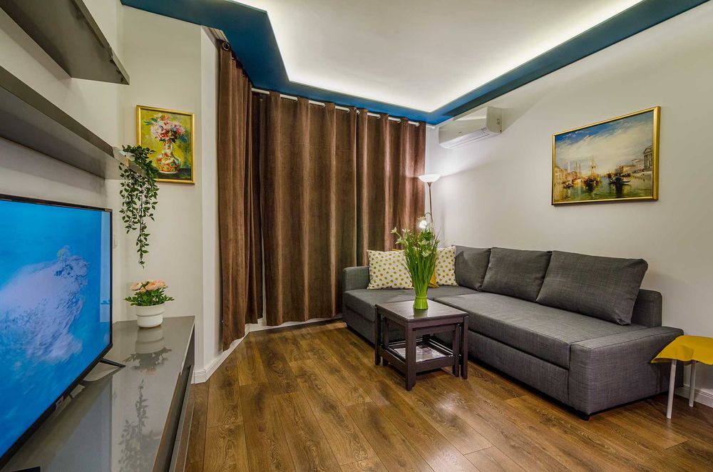 ”Деси” двустаен ап. в широк център