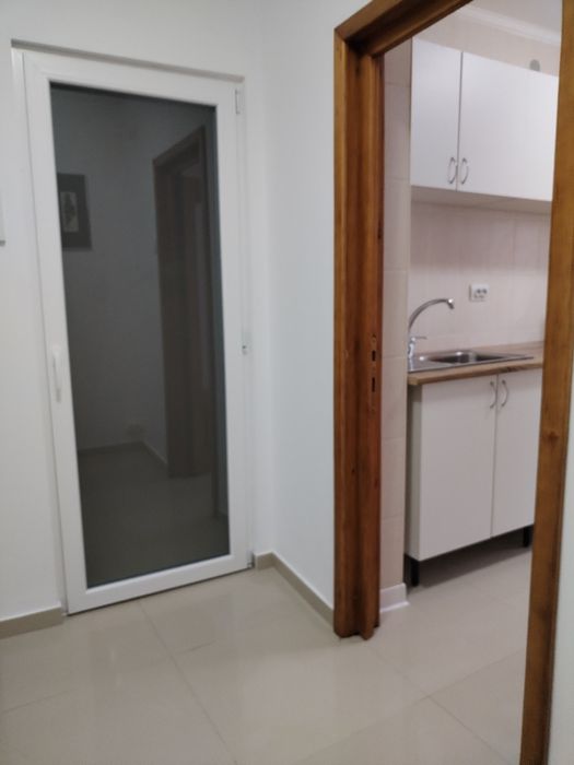 Persoana fizica 2 camere Galata  sau schimb  cu 3 camere