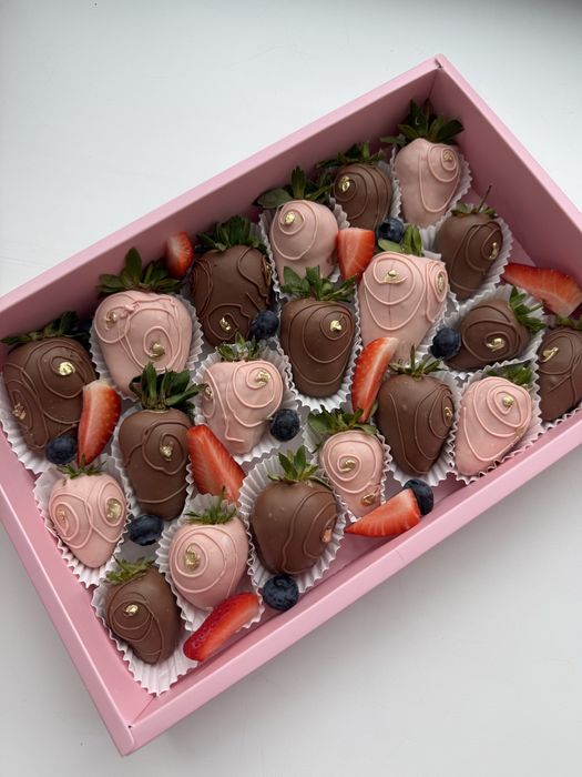 Клубника в шоколаде Астана