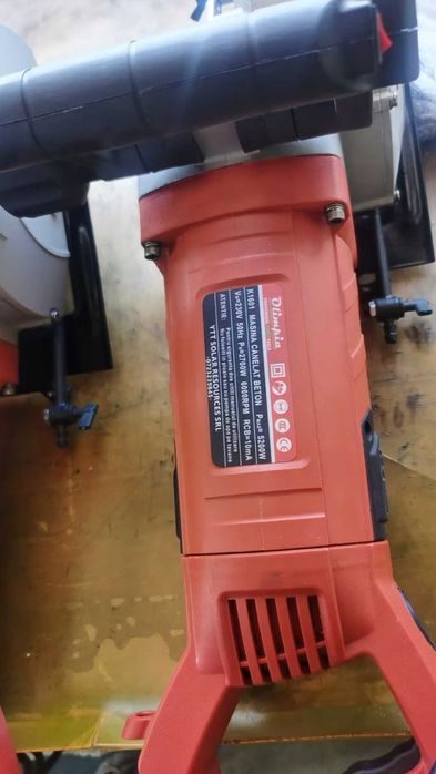 Masina slituit caneluri beton 5 discuri dia D133/D160, 2700W