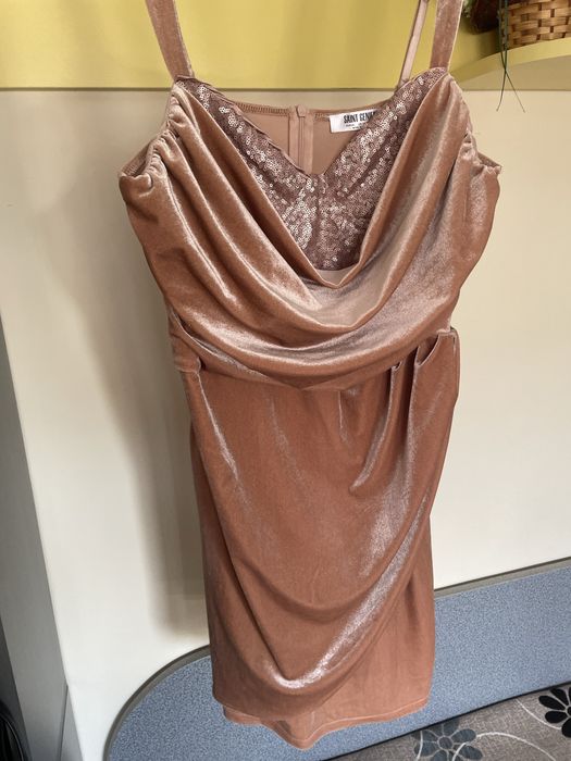 Бежава Рокля Л размер